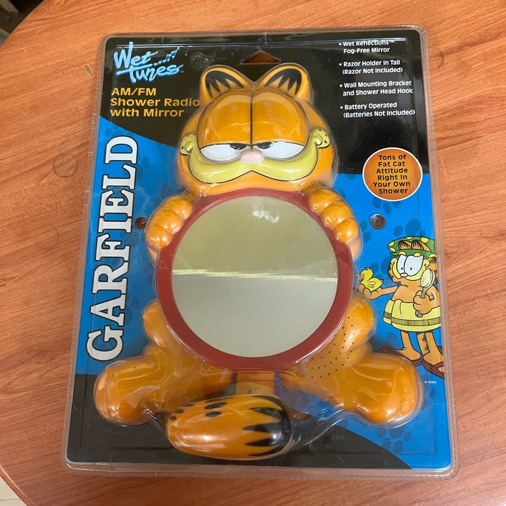 vintage Garfield Wet Tunes shower radio and mirror